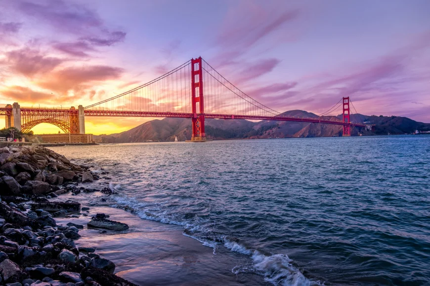 Where is the Golden Gate Bridge located?